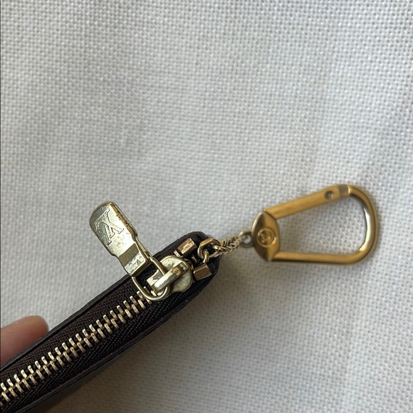 SOLD!!!! Louis Vuitton Monogram Key Pouch - Picture 10 of 16